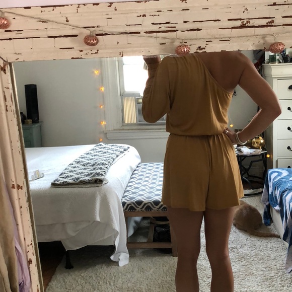 URBAN OUTFITTERS | one sleeved romper - Picture 6 of 7